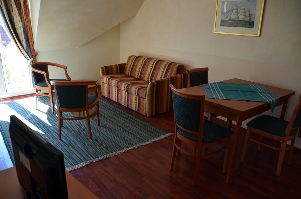 Loui'S Fewo Wiek Wiek auf Rügen Extérieur photo